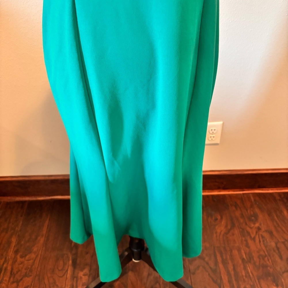 Calvin Klein Scuba Crepe Short Petal Sleeve Crew Neck Sheath Dress, size 10 - Picture 14 of 16